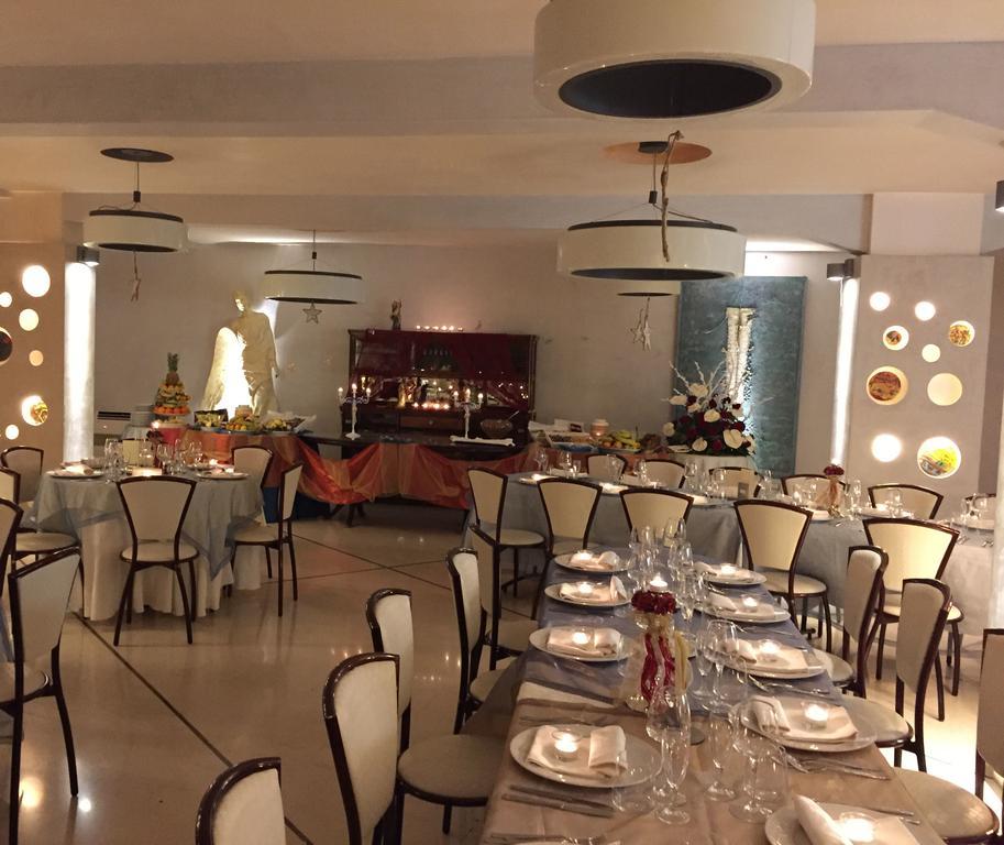 Hotel Ristorante Cavaliere Scario Buitenkant foto