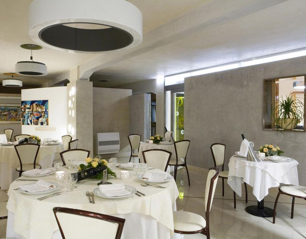 Hotel Ristorante Cavaliere Scario Buitenkant foto