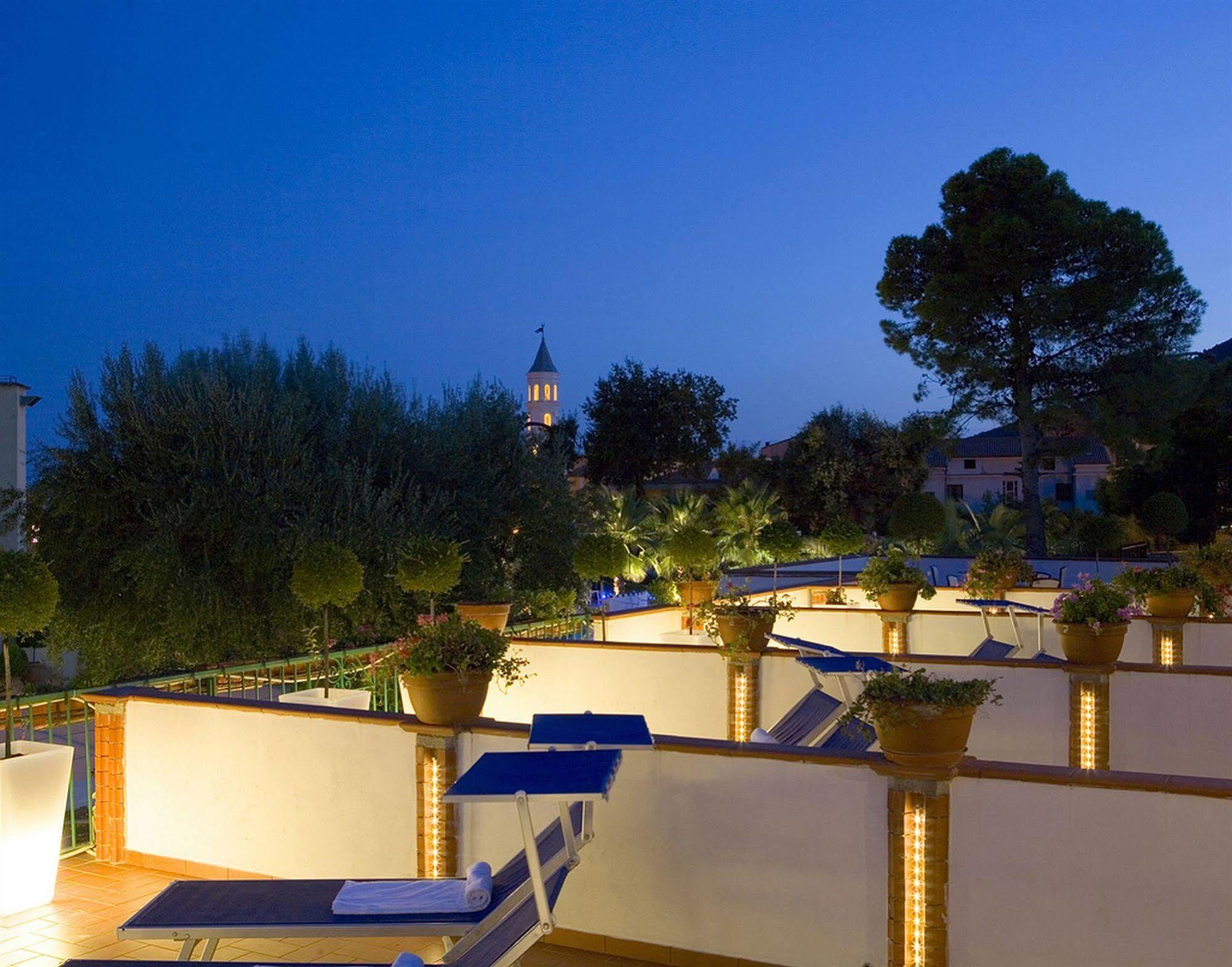 Hotel Ristorante Cavaliere Scario Buitenkant foto
